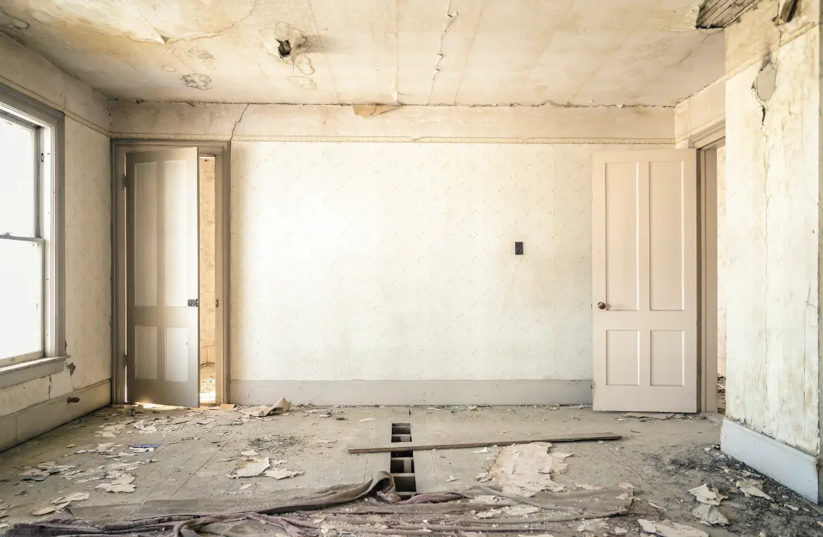 Waste disposal crew managing a cleanout project in Hanson